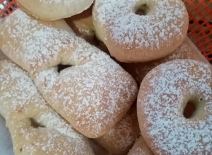 Una foto de Calzones rotos y roscas al horno