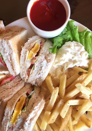 A picture of Club Sandwiches.