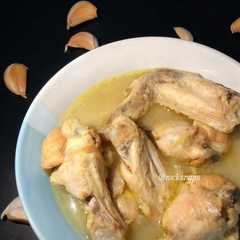 รูปของ Sup Ayam Bawang Putih (Chicken Soup with Garlic)