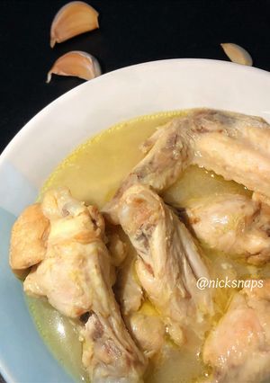 Foto resep Sup Ayam Bawang Putih (Chicken Soup with Garlic)