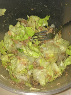 Una foto de Ensalada de Tuna y Lechuga