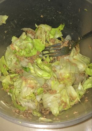 Una foto de Ensalada de Tuna y Lechuga