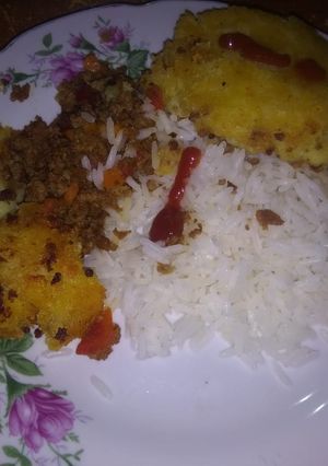 Una foto de Tortilla de papa  con relleno de carne molida. Delicioso