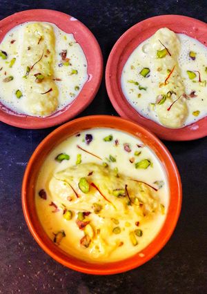 A picture of Milk Powder Malai Chamcham.