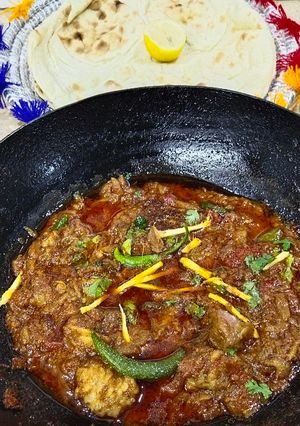 A picture of Chatkhari Beef karahi.