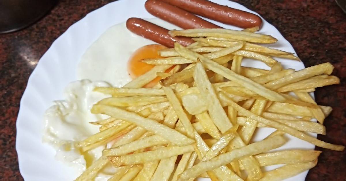 Huevos Fritos Con Papas Fritas Y Salchichas Receta De Ariel Santisteban huevos-fritos-con-papas-fritas-y-salchichas-receta-de-ariel-santisteban