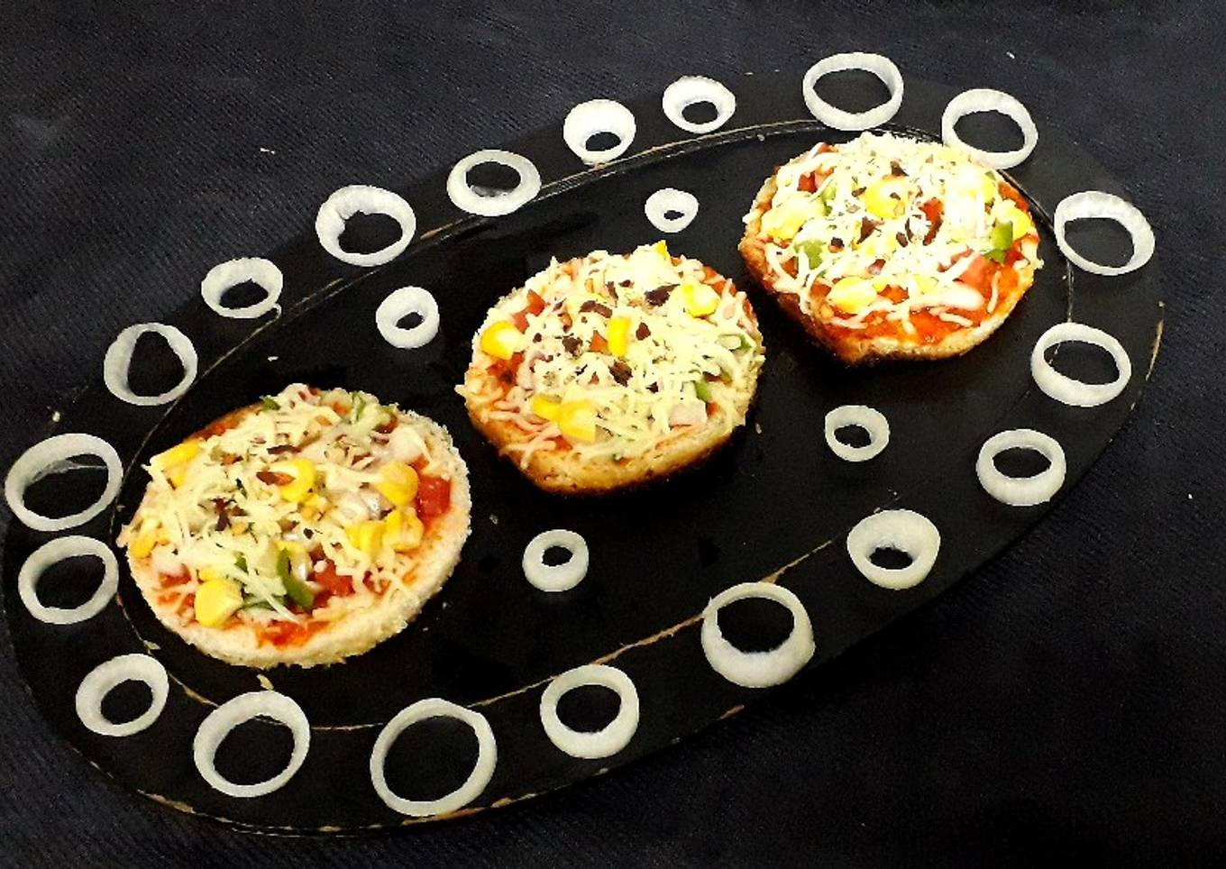 Mini bread pizza