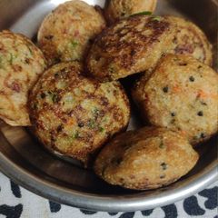 A picture of Vegetable appam.
