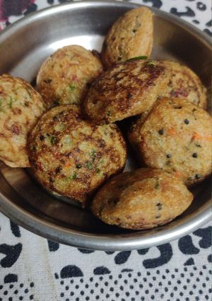 A picture of Vegetable appam.
