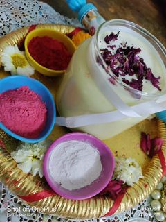 કેસર ઠંડાઈ (Kesar Thandai Recipe In Gujarati) રેસીપી મુખ્ય ફોટો