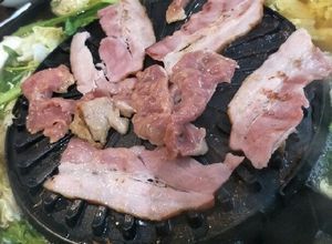 รูปของ หมูหมักนุ่มๆ สำหรับหมูกระทะ สุกี้