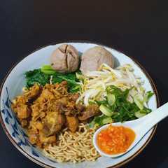 A picture of Mie ayam abang-abang.
