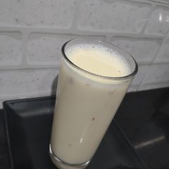A picture of Saffron milk.
