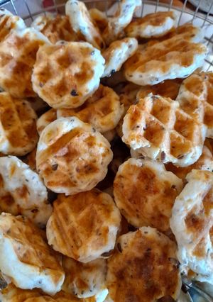 Sajtos-magos tallér gofrisütőben II recept fotója