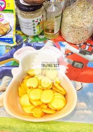 Hình của món Bánh lòng đỏ trứng gà so.