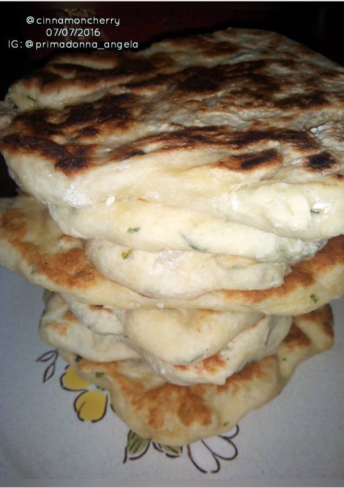 A picture of Naan (Using a Breadmaker).