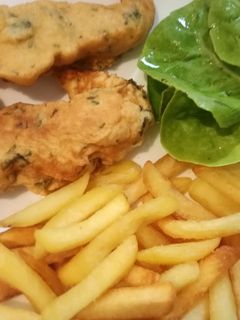 Gluténmentes tempura bundás csirkemell sült krumplival recept fotója