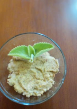 பாதாம் கற்பூரவள்ளி துவையல் (Badam karpooravalli thuvaiyal recipe in tamil) செய்முறை முக்கிய புகைப்படம்