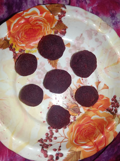 A picture of Ready & Fast Beetroot Ladoo.