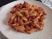 Una foto de macarrones con carne picada