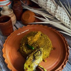 A picture of Murgi Khichudi in Dhaka Style.