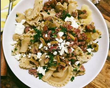 Popular Cuisine Aglio e Olio Porcini Trumpets Delicious and Healthy