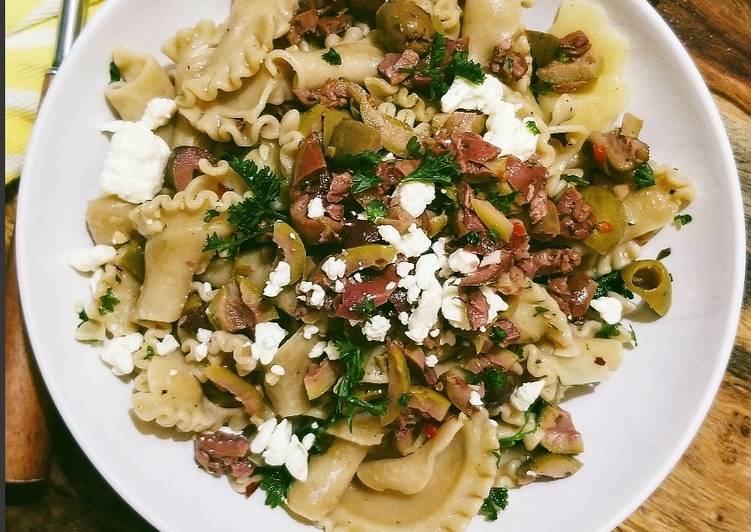 Steps to Prepare Homemade Aglio e Olio Porcini Trumpets