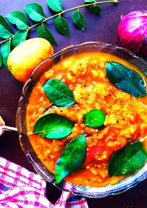 A picture of Brinjal Potato Gravy (Eggplant thogayal).