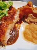หมูอบหนังกรอบ ซอสแอปเปิ้ล