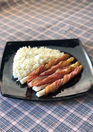 O poză a rețetei Sparanghel în bacon.