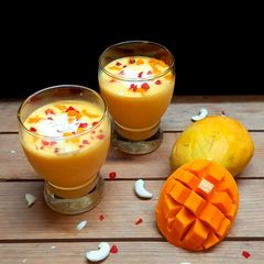 A picture of Mango mastani.