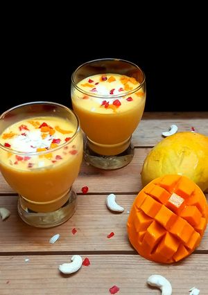 A picture of Mango mastani.