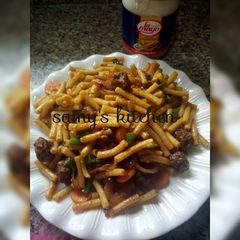 A picture of Macaroni in beef.