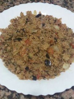 Una foto de Quinoa con verduras y atún 🍅🍆🐟