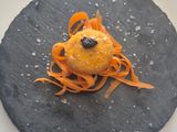 Yema Confitada con Alioli Negro