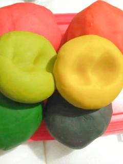 Una foto de Plastilina casera😁