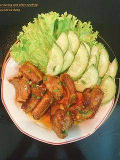 Hình của món Sườn xào chua ngọt.