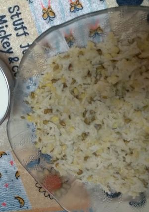 A picture of Green grams and rice.