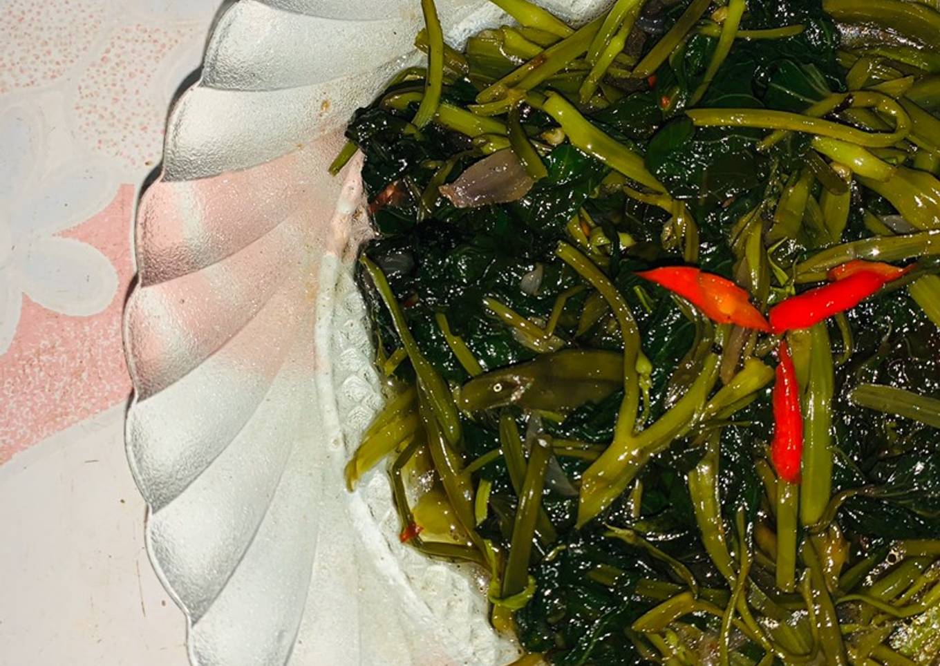 Bayam goreng karo saos tiram
