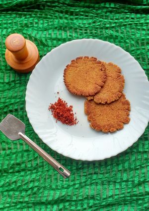 A picture of Aachari bhakhri.