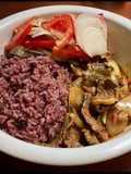 Bistec Picado, Arroz de Guandú & Ensalada de Tomate y Nabos