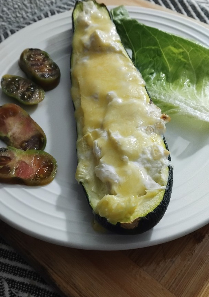 Una foto de 🥒 Calabacín relleno de Ricotta 🧀