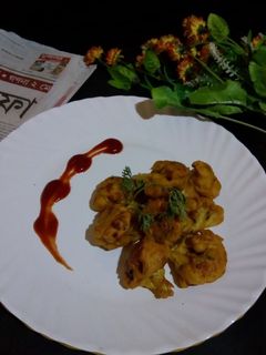 ফুলকপির পকোড়া (Foolkopir pakora recipe in Bengali) রেসিপির প্রধান ছবি