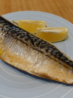 鹽烤鯖魚。挪威薄鹽鯖魚 的食譜成品照片