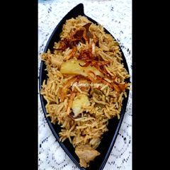 A picture of Chicken Yakhni.