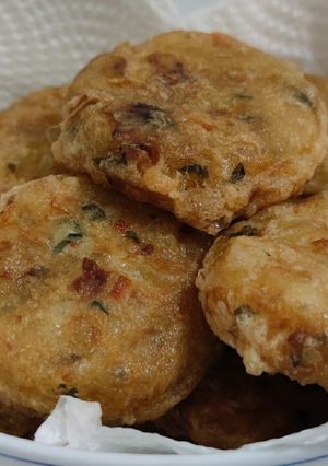 A picture of Fried potato fritters meatless version.