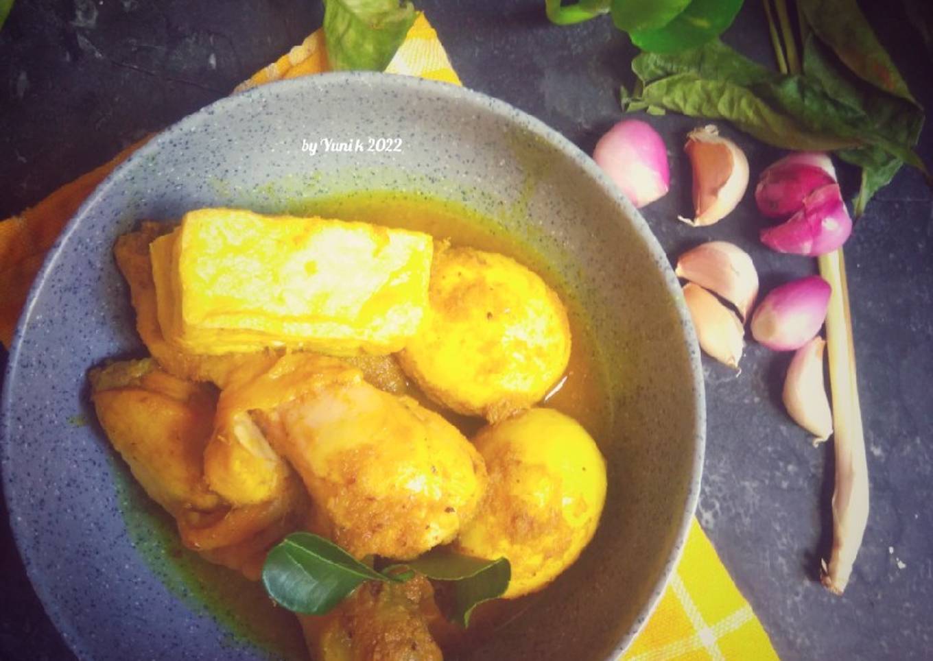 Opor Ayam tahu Telur