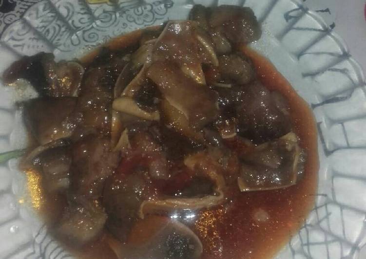 Oreja de cerdo en caldereta