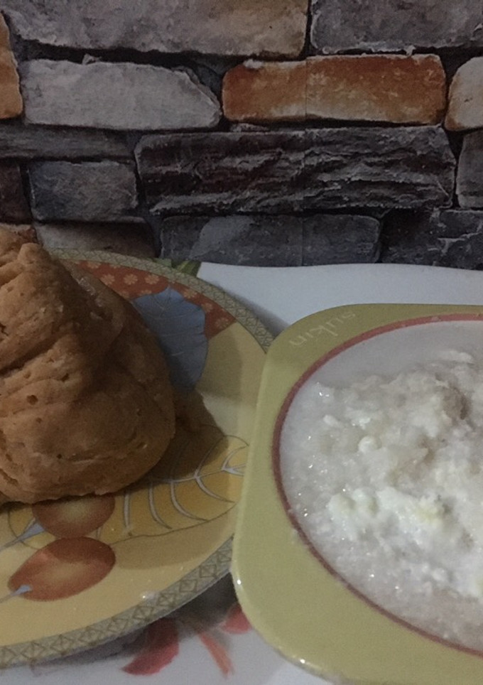 A picture of Moi moi and garri.