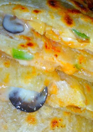 A picture of Pizratha (pizza paratha).